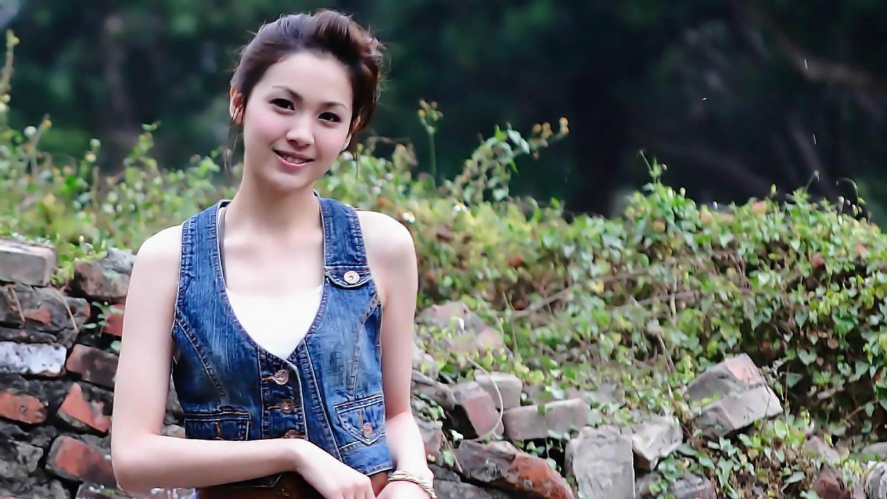 無彩限的怪靈世界:  尋找失落的神光與靈魂的歸宿
