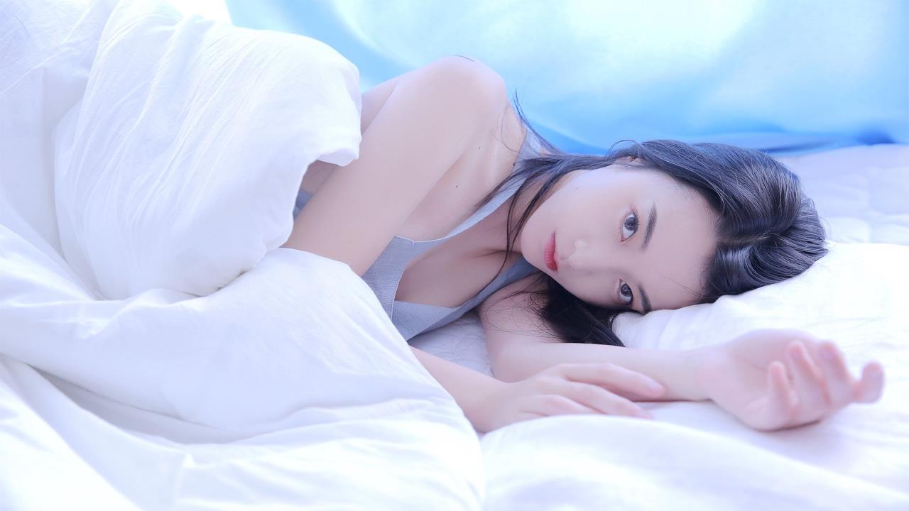 和女生一起拔蘿卜:  從田埂到心田的浪漫故事