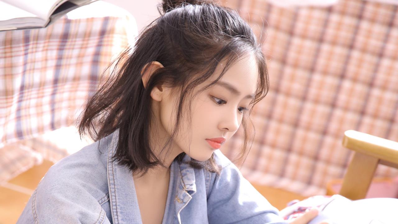 被抱起來撞到哭是什么體驗:  從天而降的沖擊與委屈交織